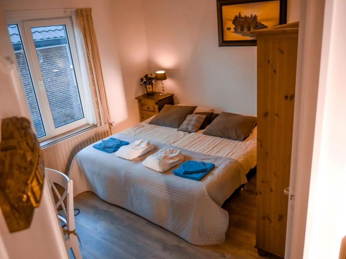 Hotel / Pension Villa Tanahlot  Zandvoort